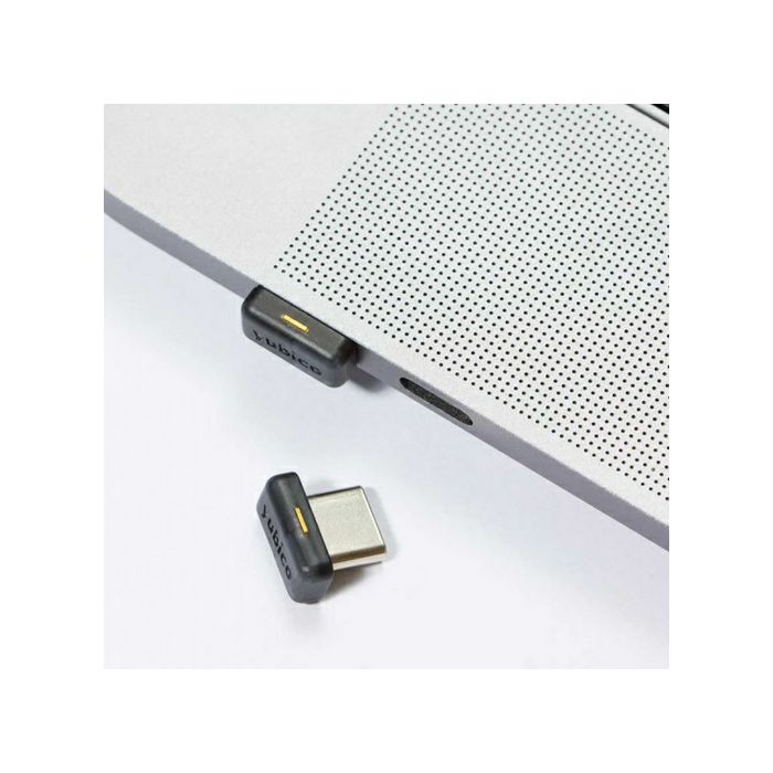 Sigurnosni ključ Yubico YubiKey 5C Nano, USB-C, crni
